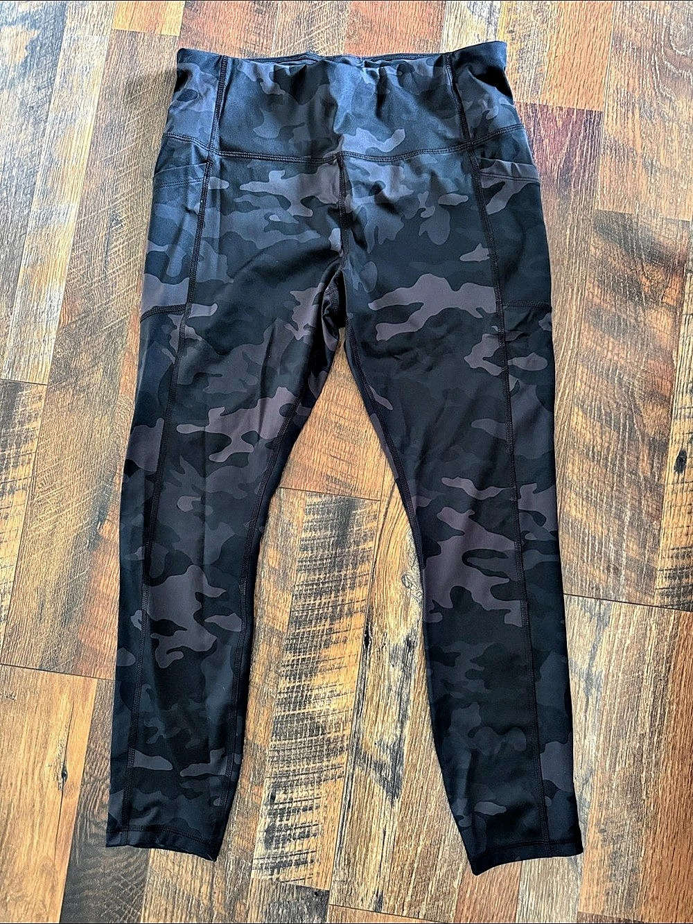 AZA Girls Large Camo Leggings Black & Gray Like New